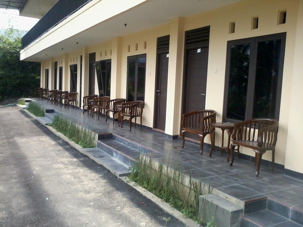 Hotel Cemerlang Baturraden Quarto foto