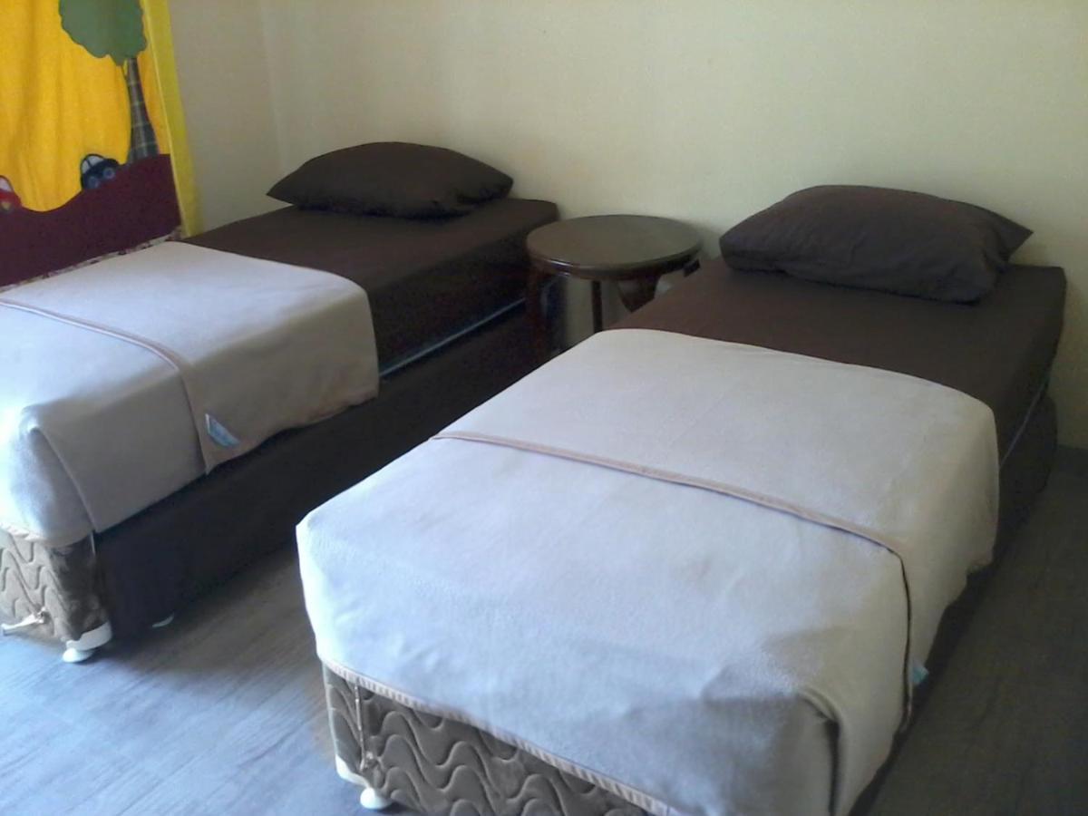 Hotel Cemerlang Baturraden Quarto foto
