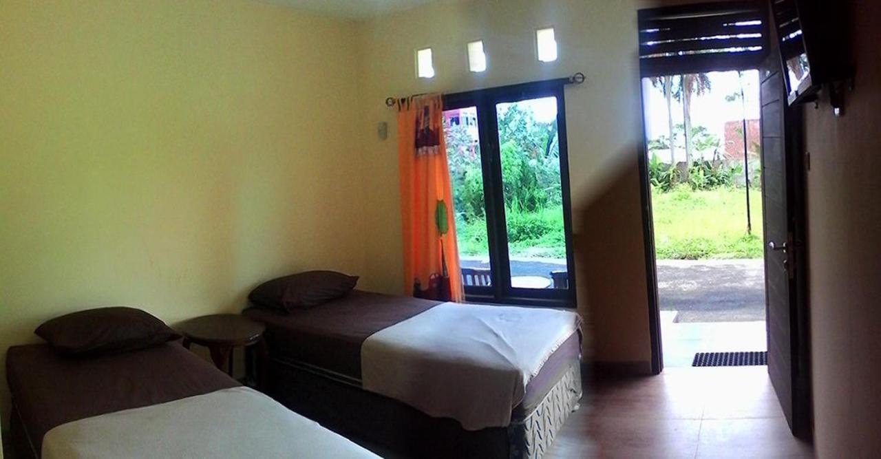 Hotel Cemerlang Baturraden Quarto foto
